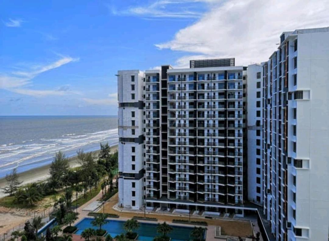Timurbay Seafront Residence By Hardinahomes Kuantan Bagian luar foto