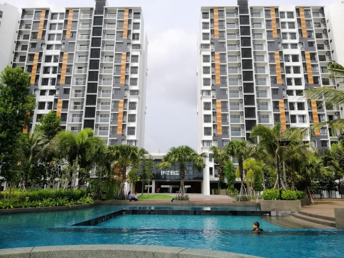 Timurbay Seafront Residence By Hardinahomes Kuantan Bagian luar foto